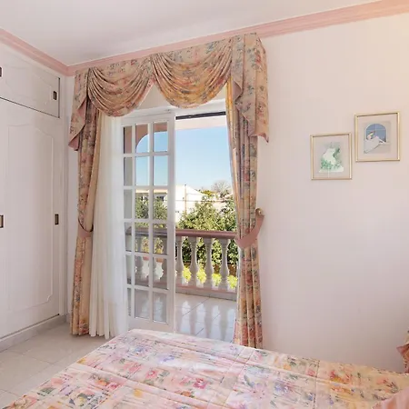 Casa Lagos E Relvas *